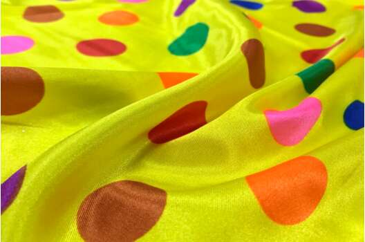 Атлас стрейч, цветные горохи 17 мм на желтом