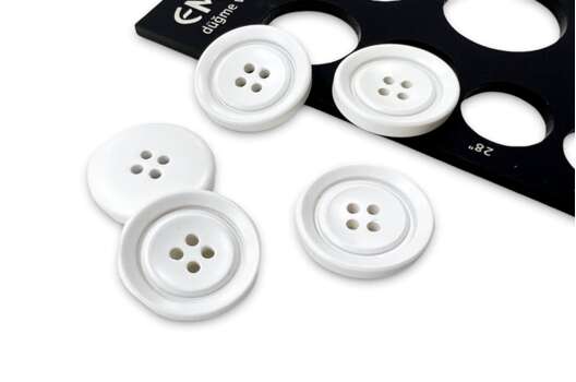 Пуговица на 4 прокола, пластик, белая, 25 мм
