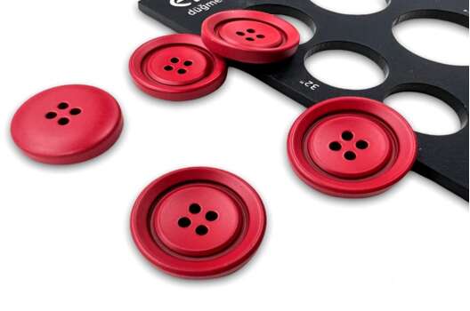 Пуговица на 4 прокола, пластик, красная, 25 мм