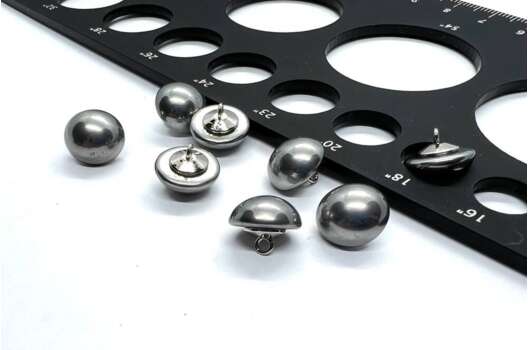 Пуговица пластиковая на ножке, серебро, 11,5 мм, П-70