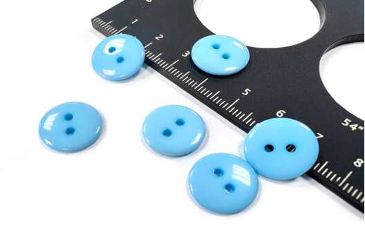 Пуговица на 2 прокола, пластик, голубая, 15 мм