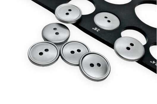 Пуговица пластиковая 2 прокола, серебро, 18 мм, C-NE78