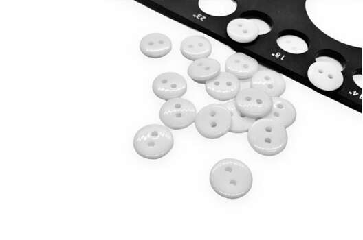 Пуговица пластиковая 2 прокола, белая, 11 мм, ВТ-101