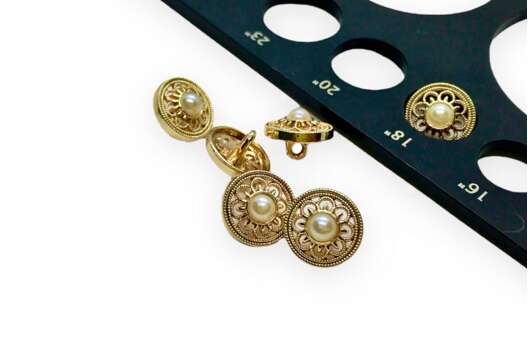 Пуговица металлическая на ножке, белый с золотом, 11.5 мм, L-1233/6