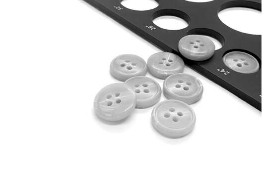 Пуговица пластиковая 4 прокола, J.1853, серая, 15 мм