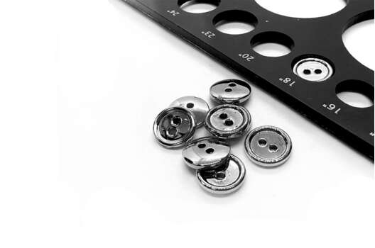 Пуговица пластиковая 2 прокола, C-NE72, никель, 11 мм