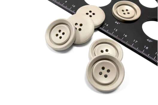 Пуговица пластиковая 4 прокола, 8960A, бежевая, 28 мм