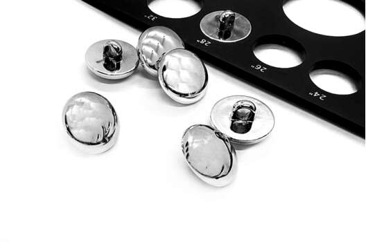 Пуговица пластиковая на ножке, серебро, 18 мм, C-NE69