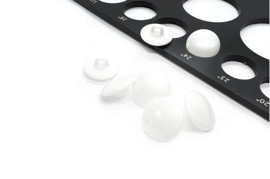 Пуговица на ножке C-NE70, белая, 15 мм