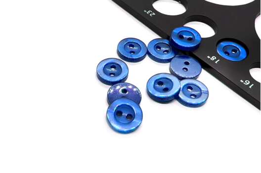 Пуговица пластик C-NE66, 2 прокола, синяя, 11 мм