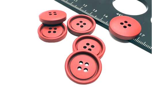Пуговица пластиковая 4 прокола, J.9004A, красная, 21.6 мм