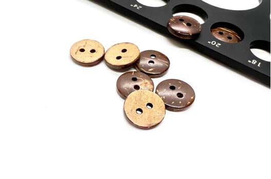 Пуговица кокос B310 / KO01, два прокола, деревянная 12.5 мм