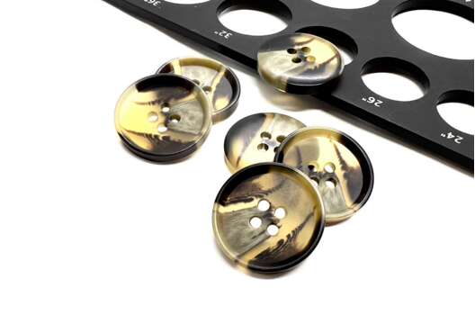 Пуговица пластиковая PS3, 4 прокола, коричневая, 21 мм