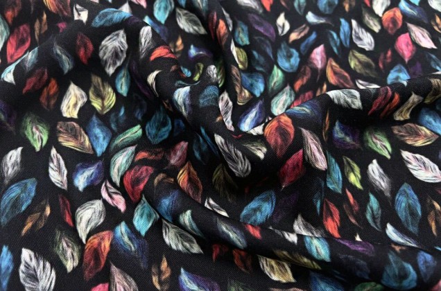 Штапель PRIDE, Разноцветные перышки на черном, Турция 3