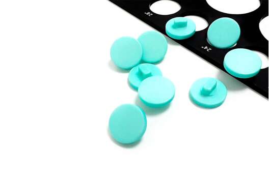 Пуговица пластиковая на ножке NE189, мятная, 15 мм