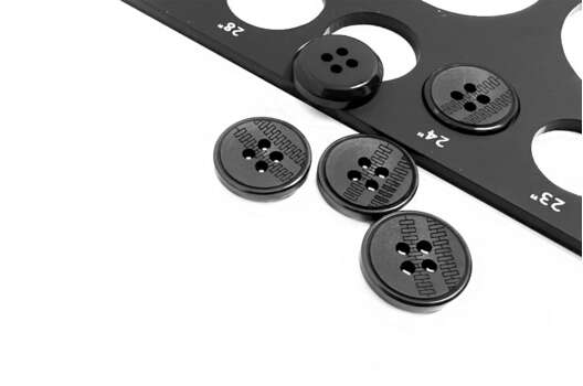 Пуговица пластиковая NE59, 4 прокола, темно-серая, 15 мм