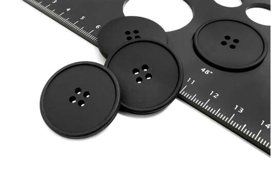 Пуговица пластиковая PS63, 4 прокола, черная, 30 мм