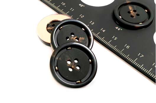 Пуговица пластиковая PS58, темно-коричневая с золотым, 28 мм