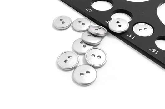 Пуговица пластиковая NE78, 2 прокола, серебро, 11.5 мм