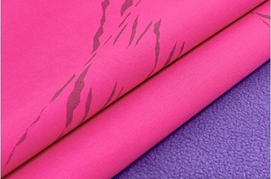 Курточная ткань Софтшелл с мембраной рефлектив штрихи, розовый неон/лаванда (98518)