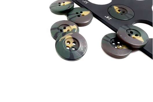 Пуговица пластиковая NE103, 4 прокола, камуфляж, 18 мм