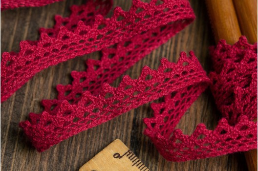 Кружево вязаное, хлопковое, 10 мм, красное