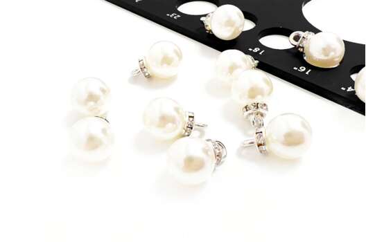 Пуговица пластиковая на ножке GE18, молочная, 10 мм