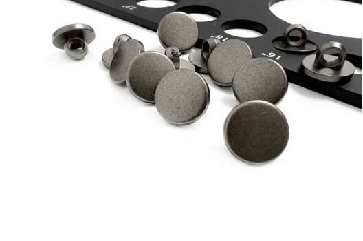 Пуговица пластиковая на ножке PS22, матовый никель, 10 мм