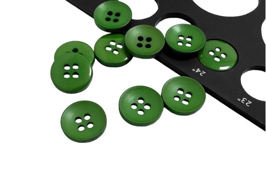 Пуговица пластиковая NE55, 4 прокола, зеленая, 15 мм