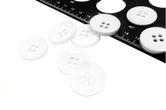 Пуговица пластиковая NE55, 4 прокола, белая, 25 мм