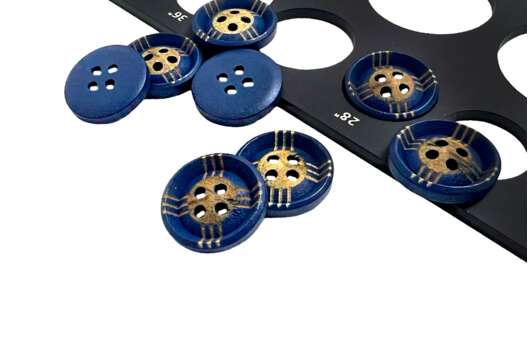 Пуговица деревянная W23, 4 прокола, темно-синяя, 18 мм