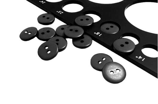 Пуговица пластиковая CBK-15, 2 прокола, матовая черная, 11.5 мм