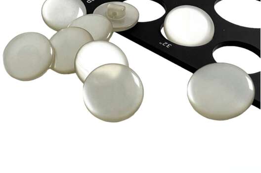 Пуговица пластиковая на ножке NE67, серая, 20 мм