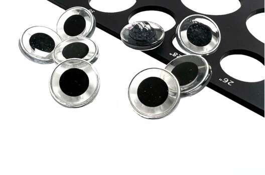 Пуговица пластиковая на ножке AK02, серебристо-черная, 18 мм