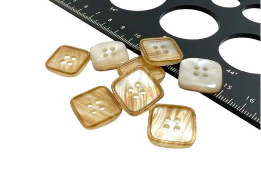 Пуговица пластиковая NE170, 4 прокола, коричневая, 21 мм