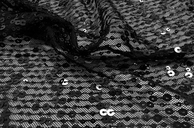 Пайетки на сетке-полосы Дуэт, черные 2 и 5 мм, 135 см 1