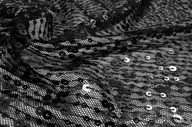 Пайетки на сетке-полосы Дуэт, черные 2 и 5 мм, 135 см 3