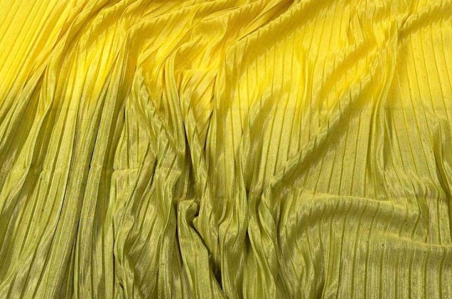 Плательная ткань-плиссе с глиттером, желто-зелено-черная, 130 см 3