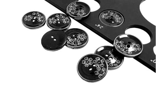Пуговица пластиковая CBPM-08, 2 прокола, черная с серебром, 15 мм