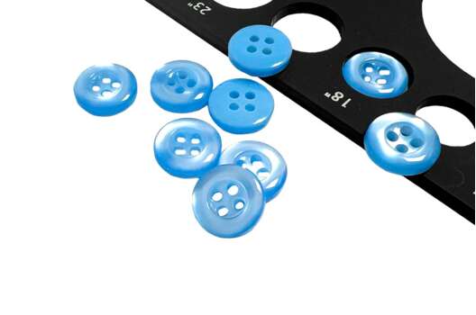 Пуговица пластик M-18, 4 прокола, голубая, 11.5 мм