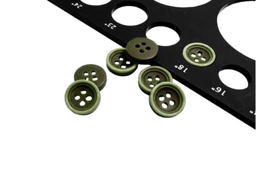 Пуговица пластик CN-2804, 4 прокола, хаки, 11.5 мм