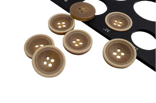 Пуговица пластик CN-2804, 4 прокола, коричневая, 20 мм