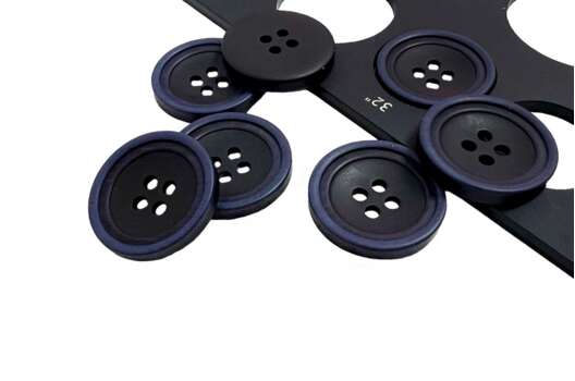 Пуговица пластик CN-2804, 4 прокола, черно-синяя, 20 мм