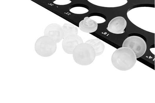 Пуговица пластиковая на ножке K-33, матовая прозрачная, 11.5 мм