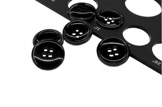 Пуговица пластик P9-14, 4 прокола, черная, 20 мм