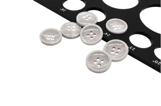 Пуговица пластик P9-14, 4 прокола, светло-серая, 15 мм