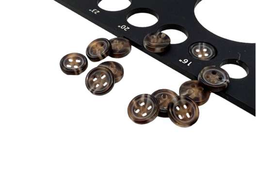 Пуговица пластик M-03, 4 прокола, коричневая, 10 мм