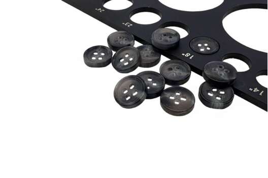 Пуговица пластик P9-35, 4 прокола, темно-серая, 11.5 мм