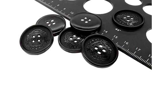 Пуговица пластик A087, 4 прокола, черная, 28 мм