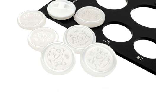 Пуговица пластиковая A055, туннельная, молочная, 23 мм